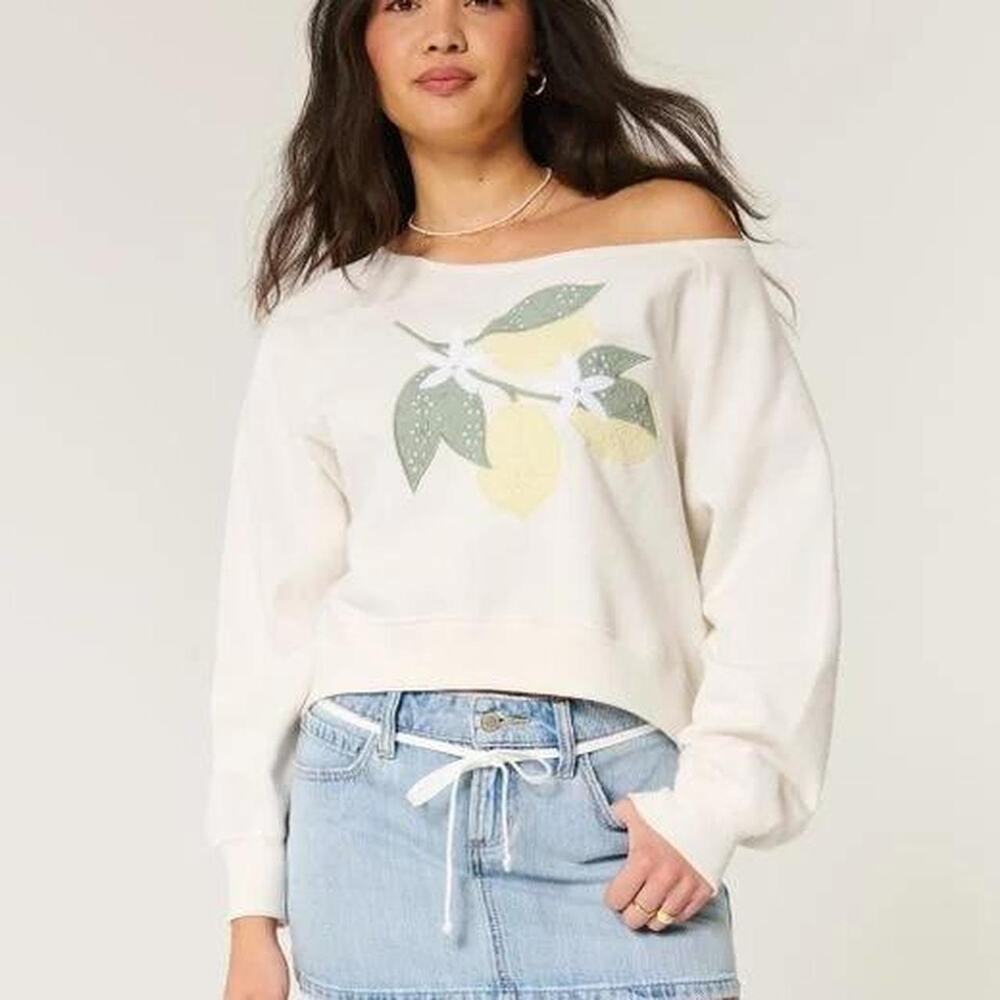 Light cream hollister cropped sweatshirt medium